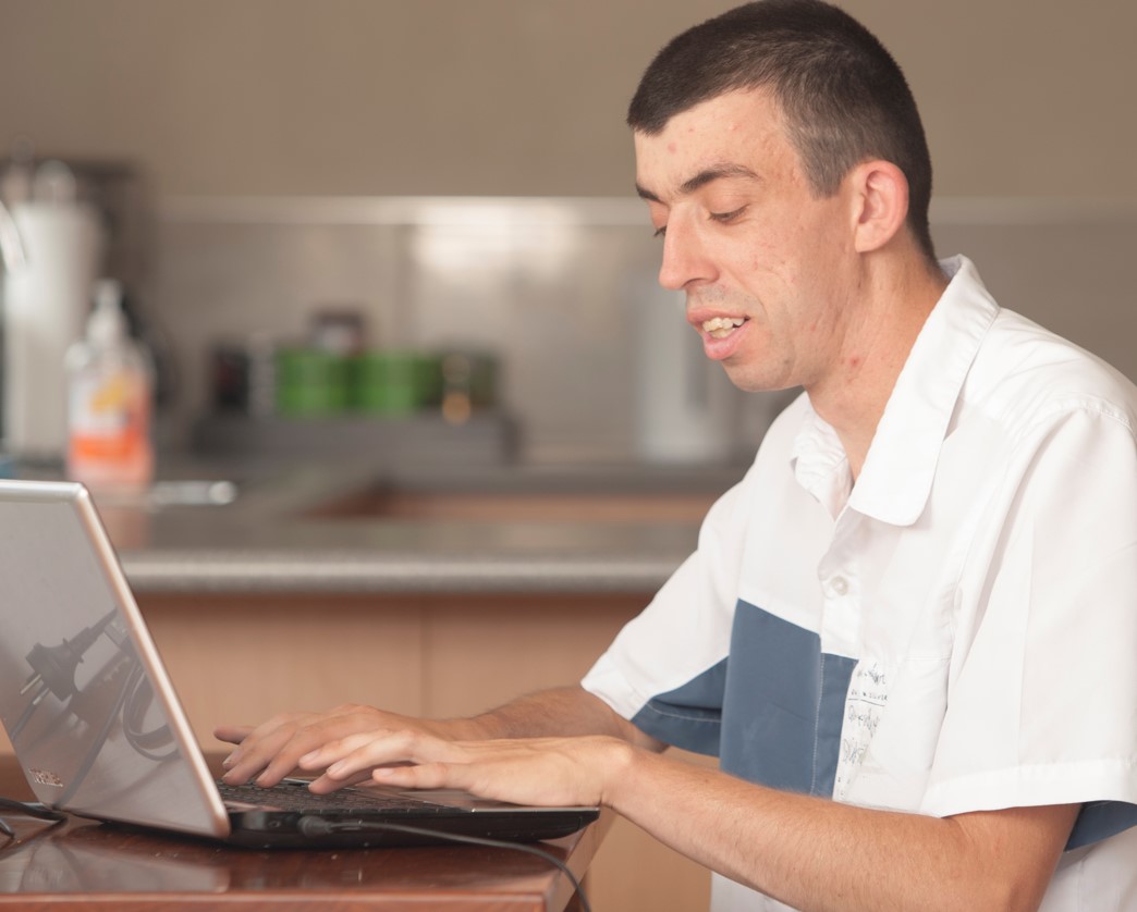 man computering